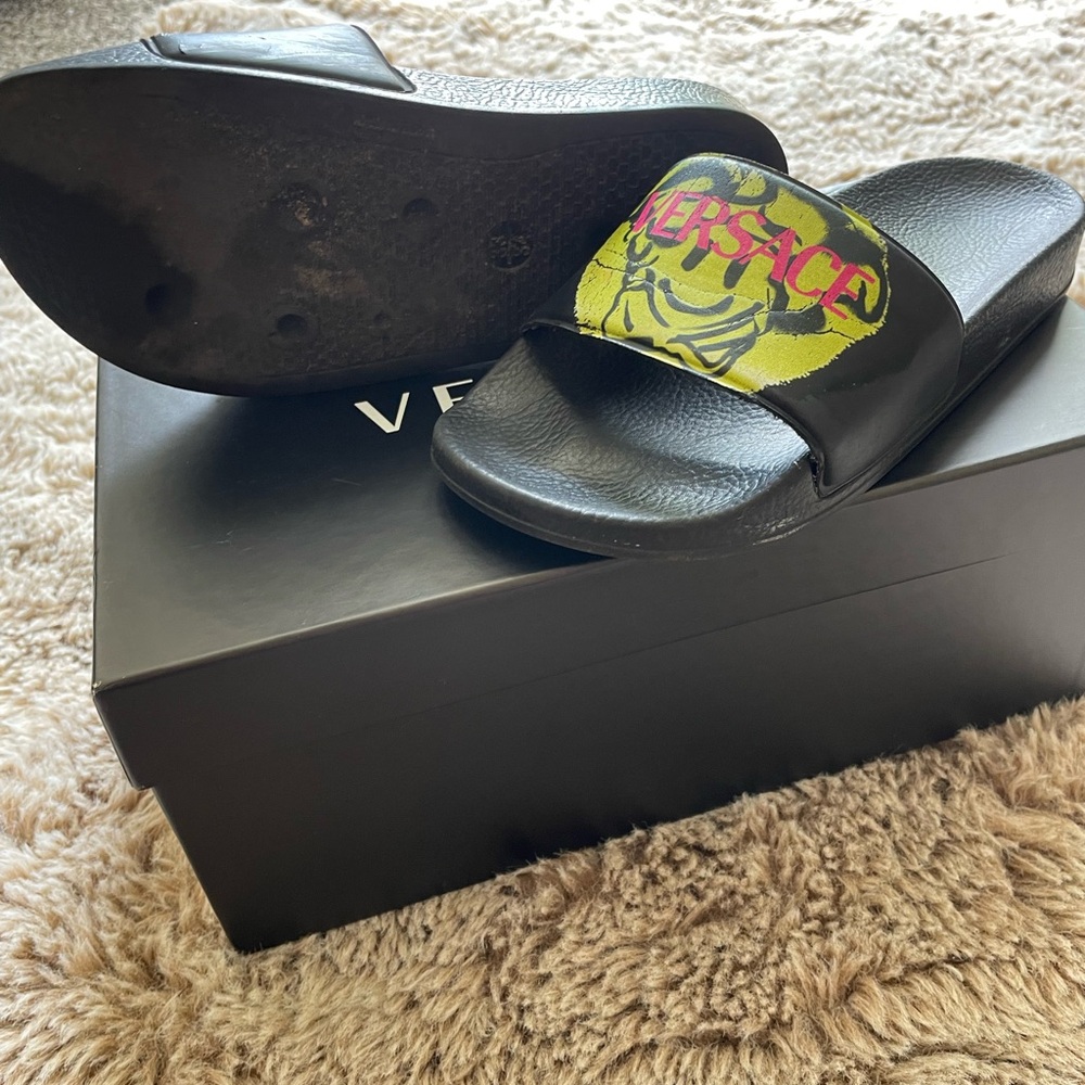 Versace slides - Picture 5 of 5